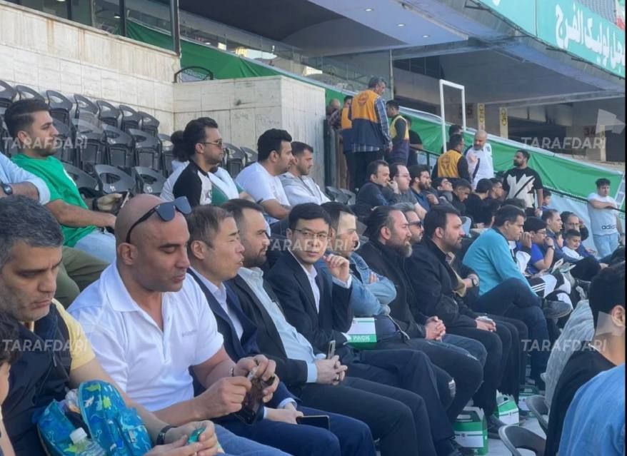 حضور چینی ها در ورزشگاه ازادی